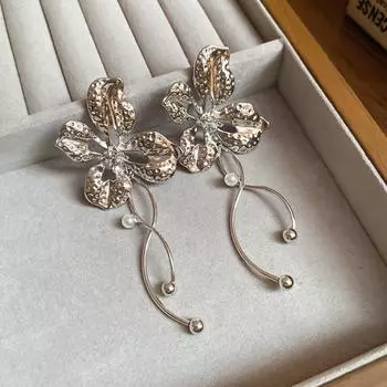 Длинные серьги с жемчугом, легкие роскошные женские серьги, модные серьги с цветочной кисточкой, ювелирные подарки