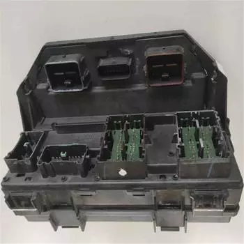 Для 2009 Chrysler Town & Country TIPM Блок реле предохранителей Восстановленная деталь № 04692302