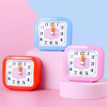 Для студенческой спальни квадратный громкий будильник легко установить компактный дизайн