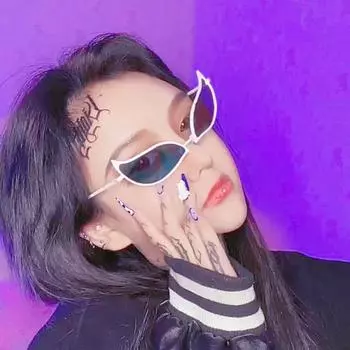 Doflamingo очки Donquixote Doflamingo кошачий глаз косплей солнцезащитные очки для мужчин и женщин модные винтажные забавные солнцезащитные очки мужские и женские очки вечерние оттенки красный