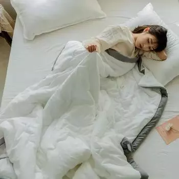 Домашнее легкое охлаждаемое летнее одеяло с охлаждающей тканью, двухстороннее охлаждающее одеяло для кровати, шелковистое одеяло с кондиционером 110x150CM 1pcs серый