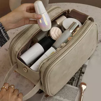 Дорожная косметичка из искусственной кожи, большая вместимость, многофункциональные косметички, переносная сумка для хранения косметических принадлежностей с двойной молнией и кисточками One Size белый