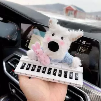 Доска объявлений о парковке с куклой и изображением пианино в торговом центре Tongtong, корейский автомобиль