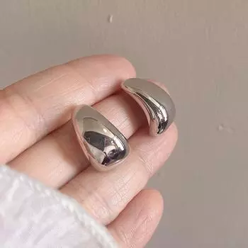 Доступная роскошь Металл 925 пробы Серебро Холодный стиль Капля воды Pair of silver stud earrings