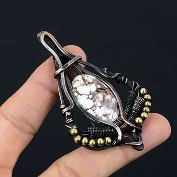 Драгоценный камень дикой лошади из чистой медной проволоки, обернутый дизайнерской подвеской ручной работы, ювелирные изделия для подарка 3.15 Inches белый