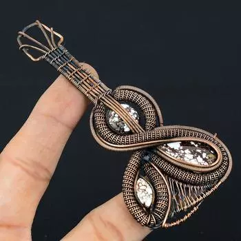 Драгоценный камень дикой лошади в форме гитары, чистая медная проволока, обернутая подвеска ручной работы, ювелирные изделия для подарка 4.33 Inches белый