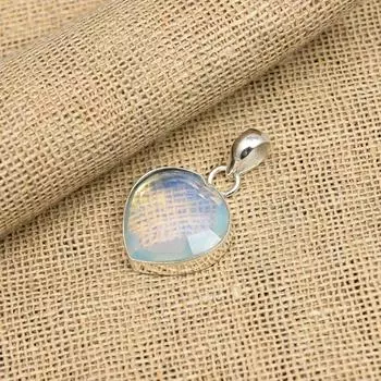 Драгоценный камень молочного опала 925 пробы, твердый серебряный кулон ручной работы для женщин 1.37 Inches белый
