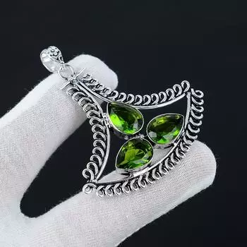 Драгоценный камень перидот. Подвеска ручной работы из драгоценного камня высшего качества. Подвеска из стерлингового серебра 925 пробы, античная серебряная подвеска, подвеска из трех камней для подарков. 2.36 зелёный