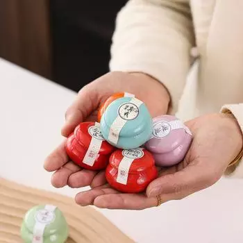 Древний твердый бальзам Маленькая керамическая баночка Свежий легкий аромат Твердый бальзам в древнем стиле Стойкий аромат 01