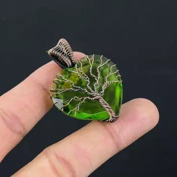 Древо жизни Перидот Драгоценный камень Чистая медная проволока Обернутая ювелирная подвеска ручной работы 1.77 Inches зелёный