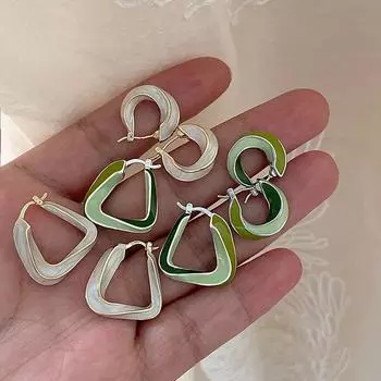 Капающий Витой Неправильный Геометрический Металлический Зажим для Ушей Женский Нишевый Дизайн Легкая Роскошь Ретро Элегантные Универсальные Серьги