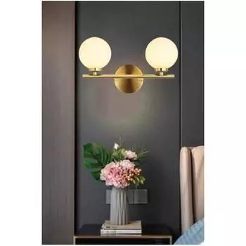 Два 180-градусных шара, настенный светильник из металла и стекла и настенный светильник