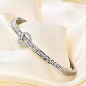 Два ряда инкрустированных цирконием Love через подарок ко Дню святого Валентина могут быть открытым браслетом