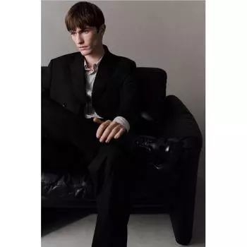 Двубортный пиджак HM Regular Fit черного цвета 42