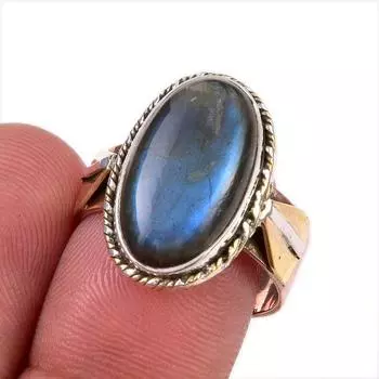 Двухцветное кольцо из чистого серебра 925 пробы с натуральным лабрадоритом S.7.5 k3o85