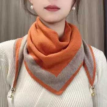 Двухцветный вязаный треугольный шарф от Milan: Теплый, солнцезащитный и двухсторонний дизайн для осени и зимы. 110*35cm чёрный/красный