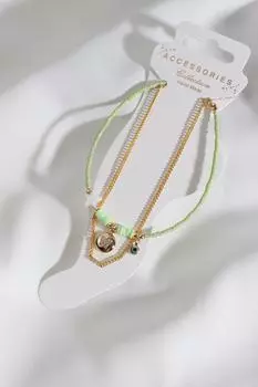 Двухсекционный браслет золотого цвета с зеленым бисером и кончиком бабочки