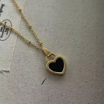 Двусторонние черно-белые серьги Fritillary Love, женский дизайн Sense, высококачественные легкие роскошные серьги в форме персикового сердца, серьги в форме сердца.