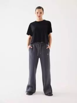 Дымчатые джоггеры с редкими разрезами