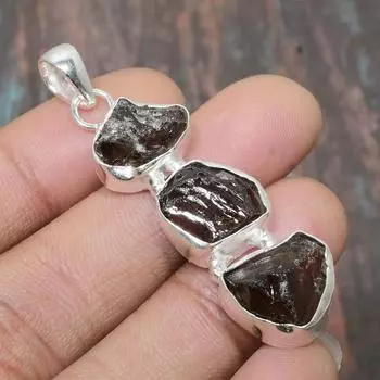 Дымчатый грубый драгоценный камень из стерлингового серебра 925 пробы, замечательный ювелирный кулон ручной работы 2.09 Inches розовый