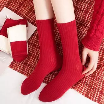 Дышащие новогодние красные носки в полоску женские милые носки средней длины для женщин 4 Pairs