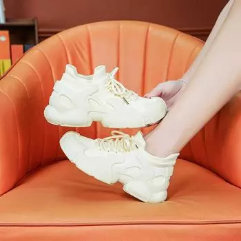 Дышащие плетеные туфли для папы Новые женские туфли в стиле меха Маленькие белые туфли с толстой подошвой для увеличения роста Спортивная и досуговая обувь 35