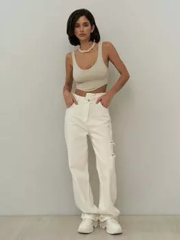 Джинсы цвета экрю с двойной рваной отделкой на северной талии