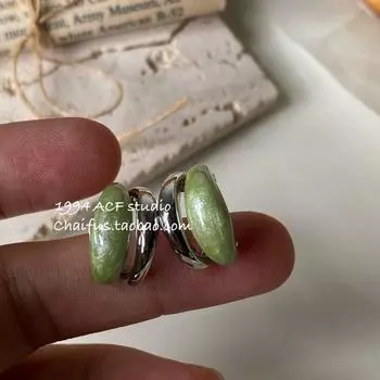 E826 Studio Drip Glazed Gilding Small and Delicate Ear Stud Green pair
