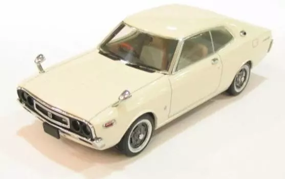 Ebro Nissan Laurel SGX Белый Готовый продукт 1/43 белый