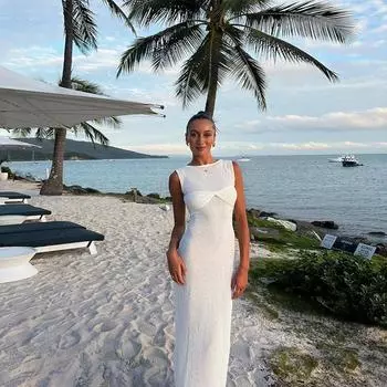 EDOLYNSA сексуальное элегантное однотонное вязаное прозрачное длинное платье без рукавов 2024 женская летняя приморская пляжная одежда купальники накидка A2857 S белый