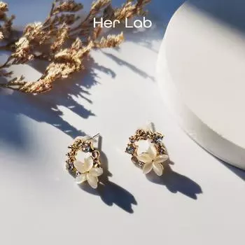 Ее лаборатория | Классические серьги с жемчугом золотого тона