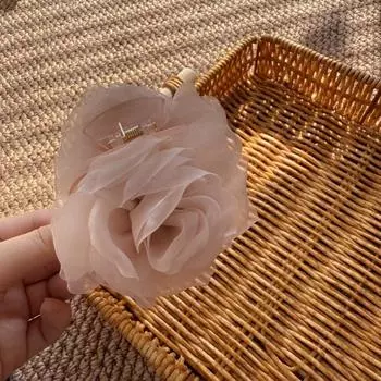 Elegant and gentle rose floral mesh double-sided hair clip with a high-end, fashionable hair accessory for women