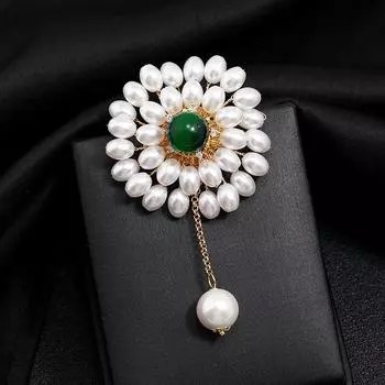 Elegant luxury pearl brooch, high-end women s new trendy personality round fringed corsage suit pin, exquisite accessories