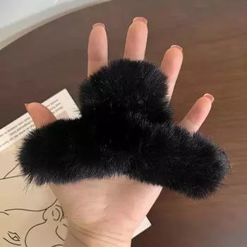 Elegant Plush Hair Clip Claw Korean Fashion Large Imitation Rabbit Plush Grab Claw Clips Girls Hair Accessories Size fits all