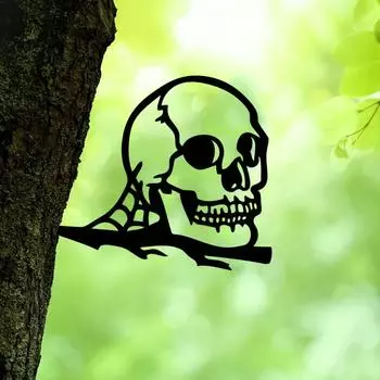 Elegant Spooky Halloween Skeleton Silhouette - Metal Steel Decor. A graceful outdoor and garden Halloween accessory, enhancing чёрный