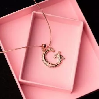 Estele - Подвеска Charm G с покрытием из розового золота