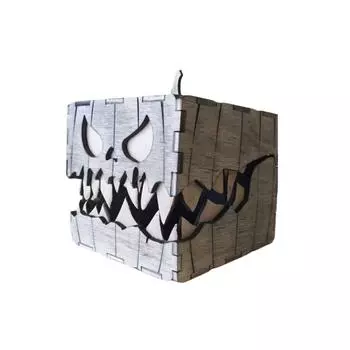 Естественная текстура дерева несет следы времени, а абажур ручной работы, даже без света, является искусством в углу. One Size