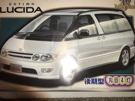 Estima Lucida поздняя модель, круглая, 4 фары