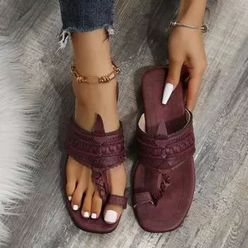 European and American Design Slippers 2024 New Flat Bottomed Temperament Embroidered Toe Set Women s Large Size Cool Slippers 35 бордовый