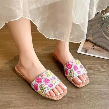 European and American large-size color 2024 summer new square head fashion casual outer wear women s one-word thick-soled slippers 35 розовый
