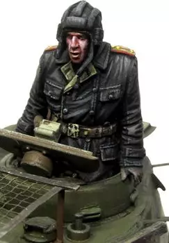 Evolution Miniatures Советский командир танка высовывается из люка, набор из смолы 1/35 1943-1945 EM-35245