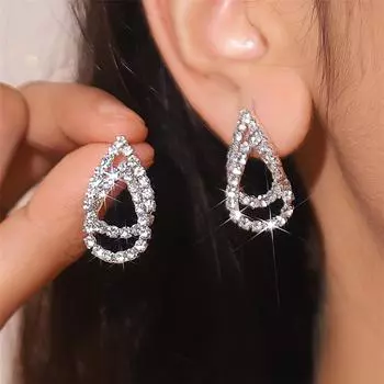 Европа и Соединенные Штаты Простые дикие серьги в форме капли Серьги с улучшенным чувством нишевого дизайна Женские серьги со стразами