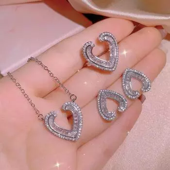 Европейская и американская индивидуальность Любовь Подвеска Кольцо с бриллиантом Серьги Комплект из трех предметов Сияющая невеста Аксессуары