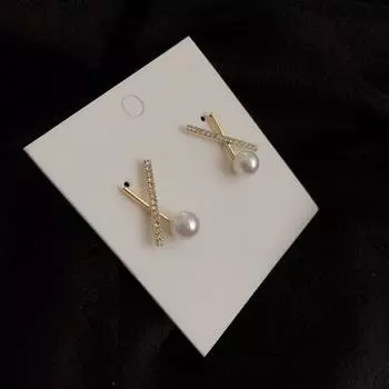Европейская и американская мода Изысканные простые серьги с крестообразной геометрией из жемчуга Простые элегантные серьги Богини