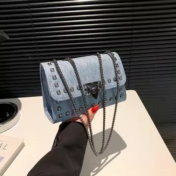 Европейская и американская модная сумка с заклепками для женщин 2024 года, новая тенденция, переносная сумка через плечо с косой пролетом, цепная текстура, сумка под мышкой чёрный