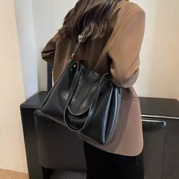 Европейская и американская ретро сумка-тоут большой вместимости 2024 новая сумка с текстурой на широкий плечевой ремень сумка-мессенджер сумка через плечо чёрный