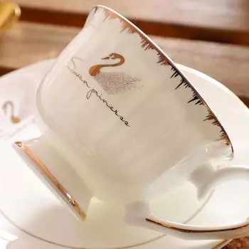 Европейская роскошная кофейная чашка и тарелка, набор из двух предметов, керамическая чашка «Лебединое озеро», чашка для воды, цветочная чашка для чая, чашка для молока