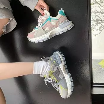 Европейская станция 2025 Новая мода повседневная обувь, цветное соответствие, корейская версия, универсальная ретро-кожаная платформа, туфли Forrest Gump, женская обувь Tide 35 серый