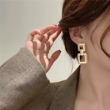 Европейские и американские квадратные модные простые дизайны меньшинств, чувство индивидуальности, ретро-стиль, универсальные металлические серьги