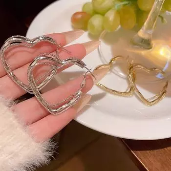 Европейские и американские металлические многослойные серьги в форме сердца для женщин - легкий роскошный нишевый дизайн высокого класса A1835 золотой